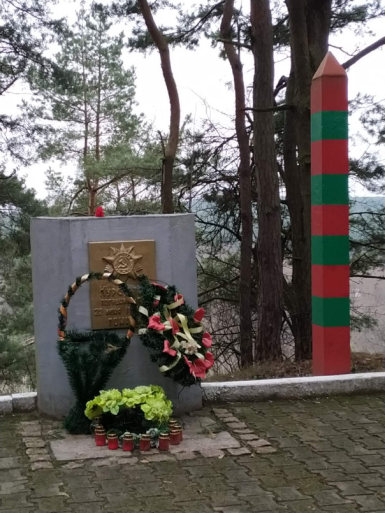 Памятник курсантам-пограничникам
