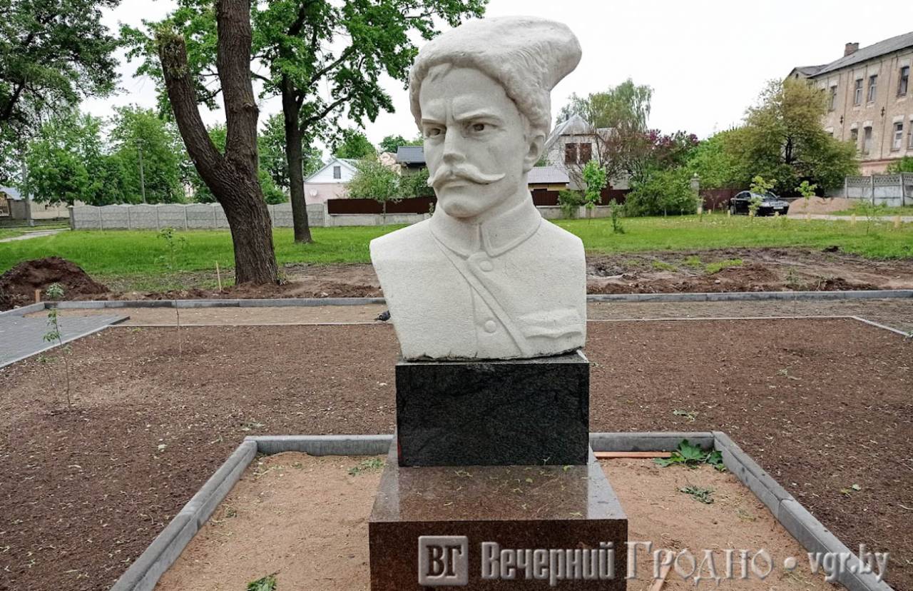 Памятник Чапаеву Василию Ивановичу   