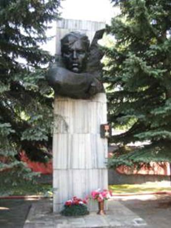 Памятник Курбатову Михаилу Тихоновичу