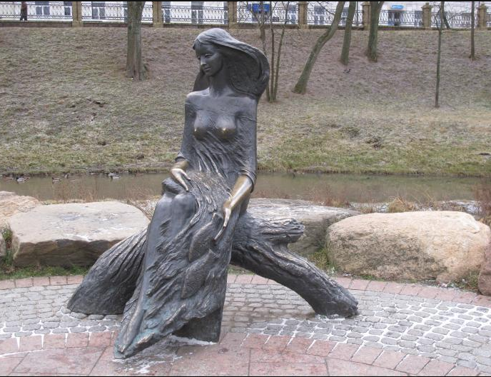 Монументально-декоративная скульптура «Городничанка»